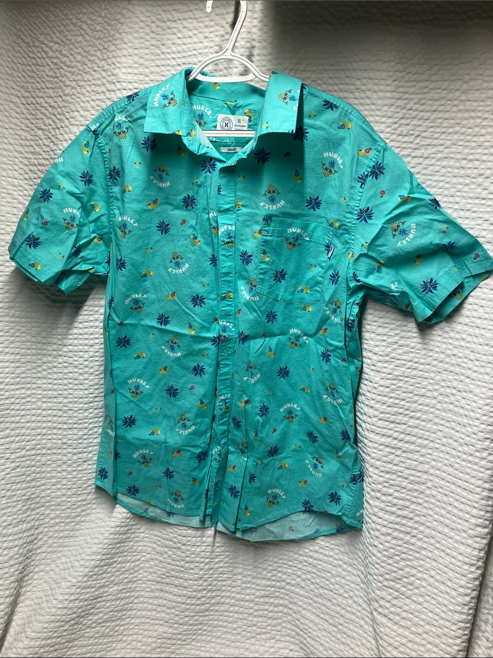 Hurley Turquoise Short-Sleeve Button-Down Shirt with Island Print